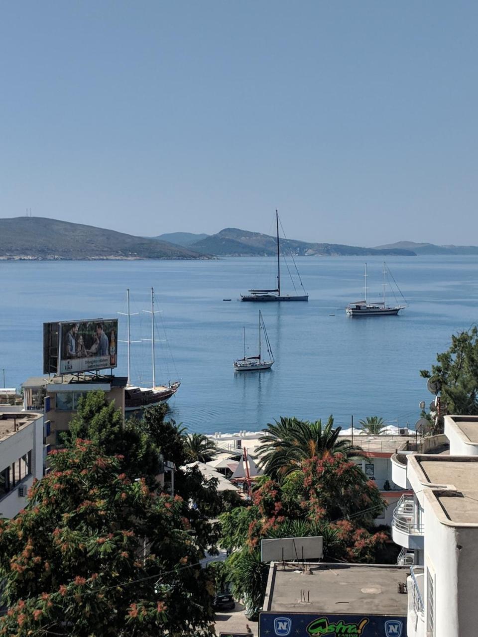 Seafront Apartment Sarandë Exterior foto