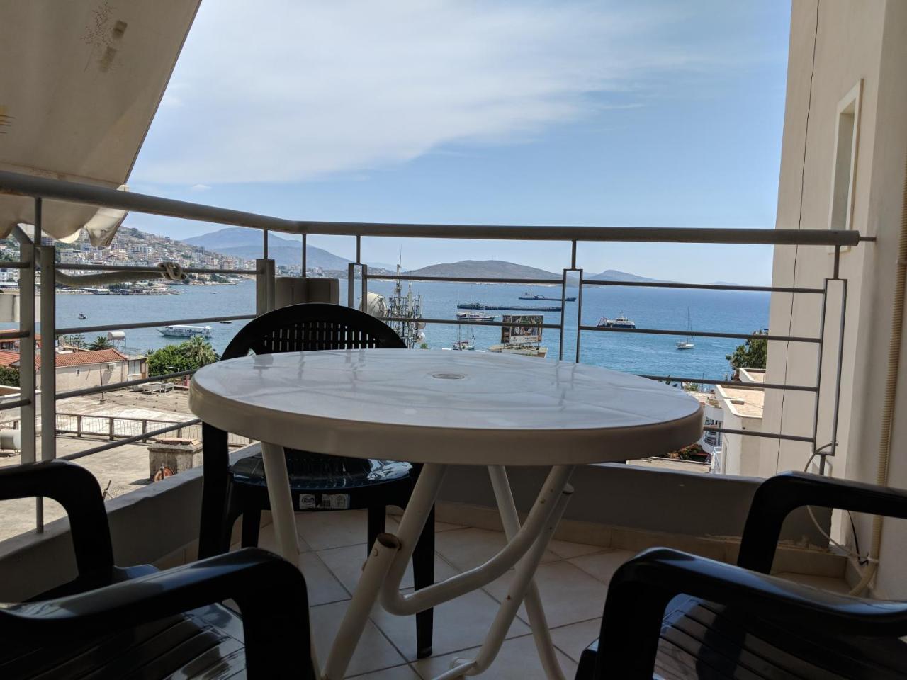 Seafront Apartment Sarandë Exterior foto